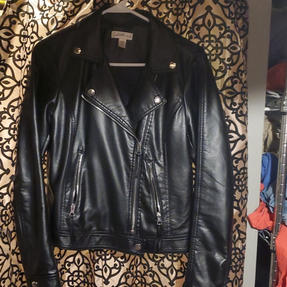 Cropped black leather jacket